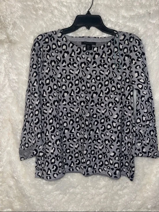 Tahari Gray and Black Leopard Print Knit Pullover - Picture 1 of 4